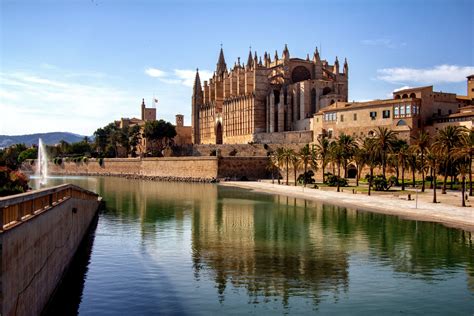 crestron palma de majorca